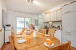 Küche / Küchenzeile - Ferienhaus Rad Kapitän direkt am See mit Sauna und Terrasse - Top-Hundeurlaub