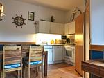 Küche / Küchenzeile - Villa Daheim - Ferienwohnung "Kajüte 12" - Top-Hundeurlaub