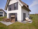 Terrasse - Luxus Reetdachvilla mit 3 Schlafzimmern, Sauna und Kamin (G06) - Top-Hundeurlaub