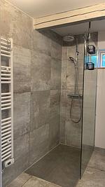 Moderne Dusche im Badezimmer - Chalet Hjortblick - Top-Hundeurlaub