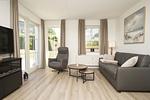 Wohnzimmer - FeWo 18: strandnah, Terrasse - Top-Hundeurlaub