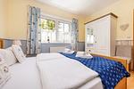 Schlafzimmer - Strandferienwohnung Trixi 2 - Top-Hundeurlaub