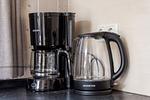 Kaffeemaschine und Wasserkocher - Ferienhaus 02a - Top-Hundeurlaub