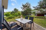 Terrasse mit Sitzmöglichkeiten - Ferienhaus 02a - Top-Hundeurlaub