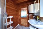 Gepflegtes Bad mit separatem Handwaschbecken und hellem Ambiente - Ferienwohnung Reimann - Top-Hundeurlaub