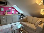 Wohnzimmer - Eastside - Top-Hundeurlaub