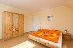 mit Doppelbett und großem Kleiderschrank - Am Seeufer 60 Fewo 605 - Top-Hundeurlaub