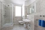 Tagesslichtbad mit Dusche, WC - Am Seeufer 60 Fewo 605 - Top-Hundeurlaub