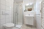 Duschbad mit ebenerdige Dusche - Am Seeufer 59b Fewo 3 - Top-Hundeurlaub