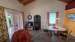 Fernseher und Kamin - Ferienhaus Jabel 30 - Top-Hundeurlaub