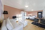 Wohn- Essbereich mit intriertem Schlafen - Hafenhaus Leuchtturm - Top-Hundeurlaub