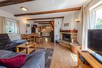 Die offene, voll ausgestattete Küche - Ferienhaus Loppin - Top-Hundeurlaub