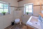 Auch ein helles Badezimmer - Ferienhaus Loppin - Top-Hundeurlaub