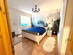 1. Schlafzimmer mit Doppelbett im EG - Feldsteinscheune Kaeselin - Top-Hundeurlaub