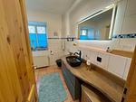 Badezimmer im EG - Feldsteinscheune Kaeselin - Top-Hundeurlaub
