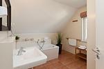 großes helles Vollbad im OG - Ferienhaus Buche - Top-Hundeurlaub