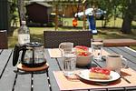 bei einer Tasse Kaffee und einem Stück Kuchen - Ferienhaus Fernweh - Top-Hundeurlaub