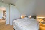 Helles Schlafzimmer mit Doppelbett - Strandwohnung 02 - Buhne 12 - Top-Hundeurlaub