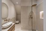 Modernes Badezimmer mit eleganter Dusche - Strandwohnung 02 - Buhne 12 - Top-Hundeurlaub