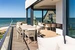 Terrasse mit Meerblick und modernen Möbeln - Strandwohnung 01 - Buhne 12 - Top-Hundeurlaub