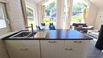 Küche / Küchenzeile - Ferienhaus "Kiek Ut" im Ferienpark Holm an der Ostsee - Top-Hundeurlaub