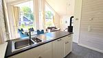 Küche / Küchenzeile - Ferienhaus "Kiek Ut" im Ferienpark Holm an der Ostsee - Top-Hundeurlaub