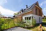 Außenansicht eines modernen Hauses mit Garten - Windlooper 1 - Top-Hundeurlaub