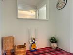 Liebevoll dekorierte Fensterbank im Hus Långhult mit Blick ins Grüne - Hus Långhult - Top-Hundeurlaub