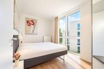 1. Schlafzimmer mit Doppelbett - Promenadenvilla 03 Wohnung 07 - Top-Hundeurlaub