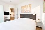 1. Schlafzimmer mit Doppelbett - Promenadenvilla 03 Wohnung 07 - Top-Hundeurlaub