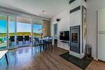 Wohnzimmer mit Kamin - Promenadenvilla 03 Wohnung 10 - Top-Hundeurlaub