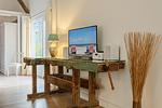 Wohnzimmer mit Ofen, TV, 2 Sofas - Klüterkammer - Top-Hundeurlaub