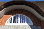 Dekoratives Detail - Alter Konsumverein, App N° 9 - Top-Hundeurlaub