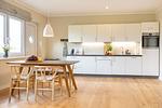 Ferienwohnung Nordkap in Wittdün/Amrum   Offene Küche mit Esstisch - Haus Jungnamen Sand - Wohnung Nordkap - Top-Hundeurlaub