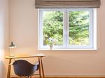 Ferienwohnung Nordkap in Wittdün/Amrum   Schreibtisch mit einer Lampe - Haus Jungnamen Sand - Wohnung Nordkap - Top-Hundeurlaub