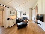 Wohnzimmer mit Wohnlandschaft - Ferienhaus 13 - Top-Hundeurlaub