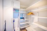 Vom Schlafzimmer aus begehbar - Kleiderschrank und Aufbewahrung - Villa Schlossblick - Appartement Bellevue - Top-Hundeurlaub