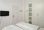 Schlafzimmer - Blick auf Villa Baltic Fewo 1 - Top-Hundeurlaub