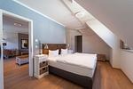 Schlafzimmer mit Doppelbett - Wohnung 59 - Top-Hundeurlaub