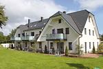 Fassade / Eingang - FeWo13-5: strandnah,Balkon,Sauna,Pool - Top-Hundeurlaub