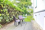 Freisitz neben dem Gebäude - Souterrain Wohnung 09 - Top-Hundeurlaub