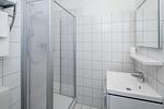 Badezimmer mit Dusche und WC - Wohnung 012 - Top-Hundeurlaub