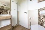 Modernes Badezimmer mit Waschbecken und Toilette - Strandoase - No. 3 - Top-Hundeurlaub