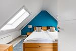 Stilvolles Schlafzimmer mit Dachfenstern - Strandoase - No. 3 - Top-Hundeurlaub
