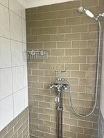Moderne Dusche im Badezimmer des Ferienhauses Fiskebon - Fiskebon - Top-Hundeurlaub
