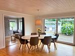 Großer Essbereich für die ganze Familie im Ferienhaus Blå Havet - Blå Havet - Top-Hundeurlaub