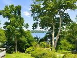 Grüner Garten mit Meerblick am Ferienhaus Blå Havet - Blå Havet - Top-Hundeurlaub