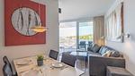 Wohnzimmer mit Blick zur Terrasse - Wohnung 16 - Promenadendeck - Top-Hundeurlaub