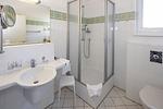 Badezimmer mit Dusche im ussf102, Seehof 102,Strandpromenade 9-10 auf Usedom - Seehof 102 - Top-Hundeurlaub