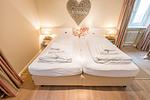 Schlafzimmer - Haus Alster, Whg. 1 - Top-Hundeurlaub